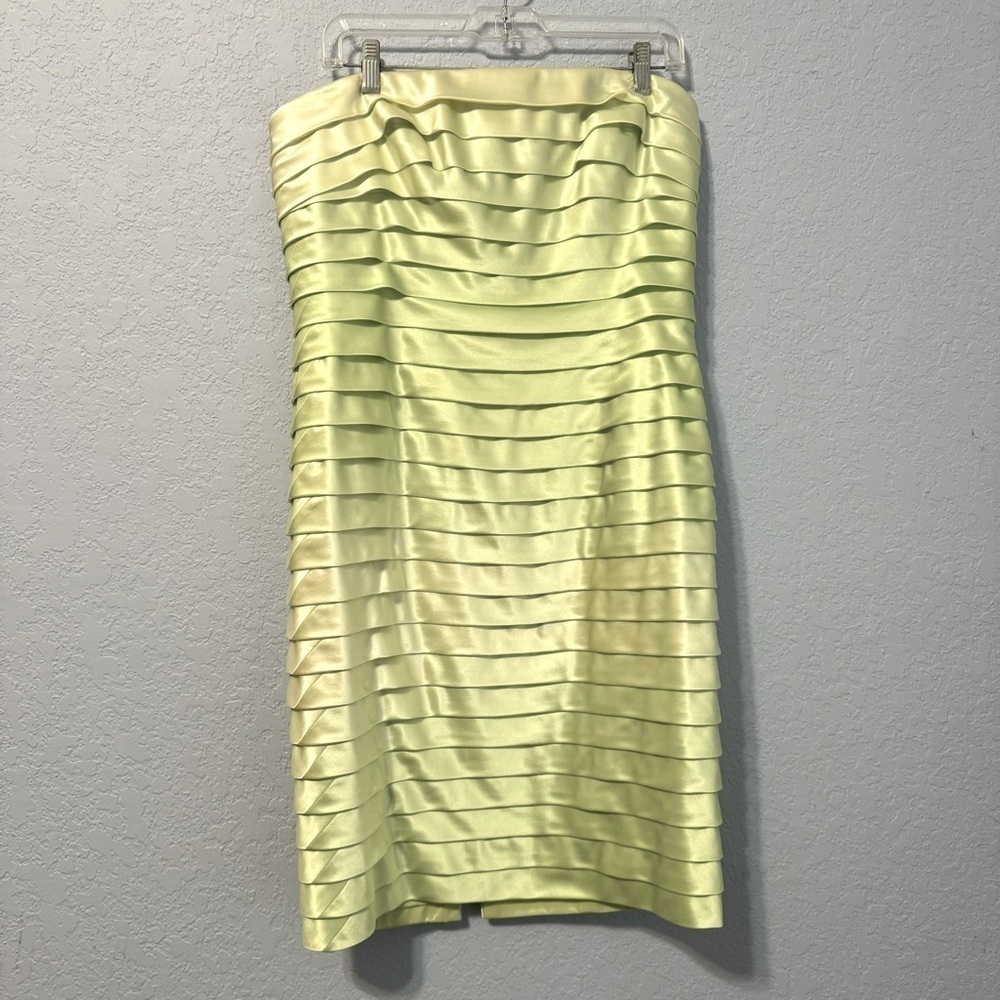 Carmen Marc Valvo Strapless Pleated Silk Lined Cocktail Evening Mini Dress